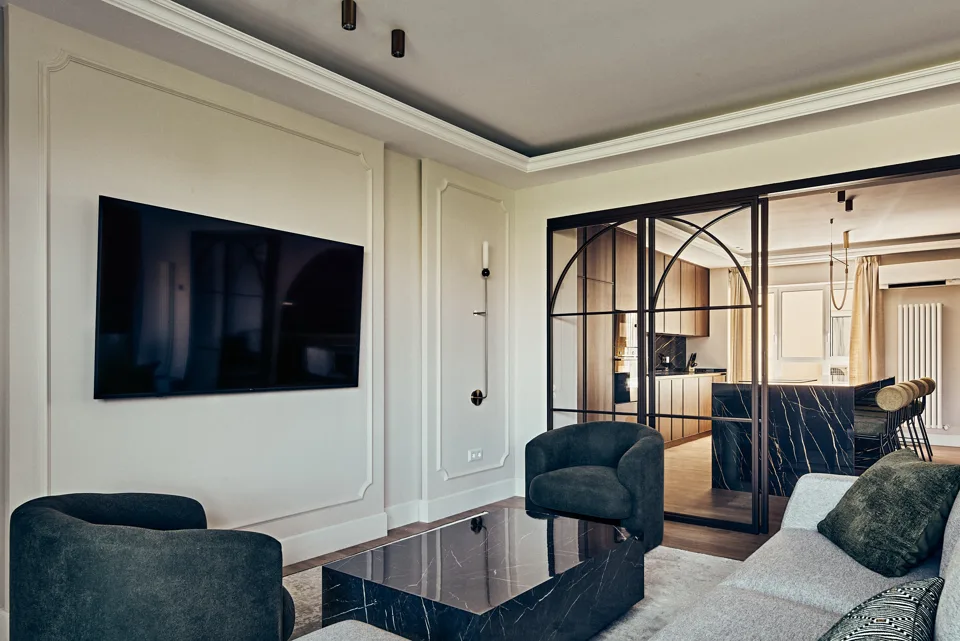 Apartment with 4 bedrooms in a selected location · photo 2 of 53