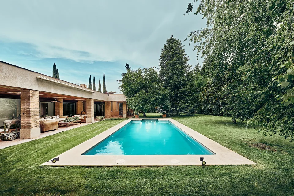 Apartment with 4 bedrooms in Madrid · photo 1 of 111