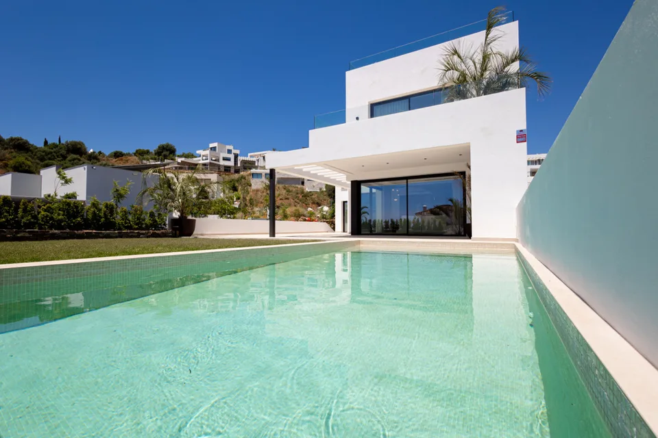 HIGUERON HILLS COLLECTION · photo 1 of 28