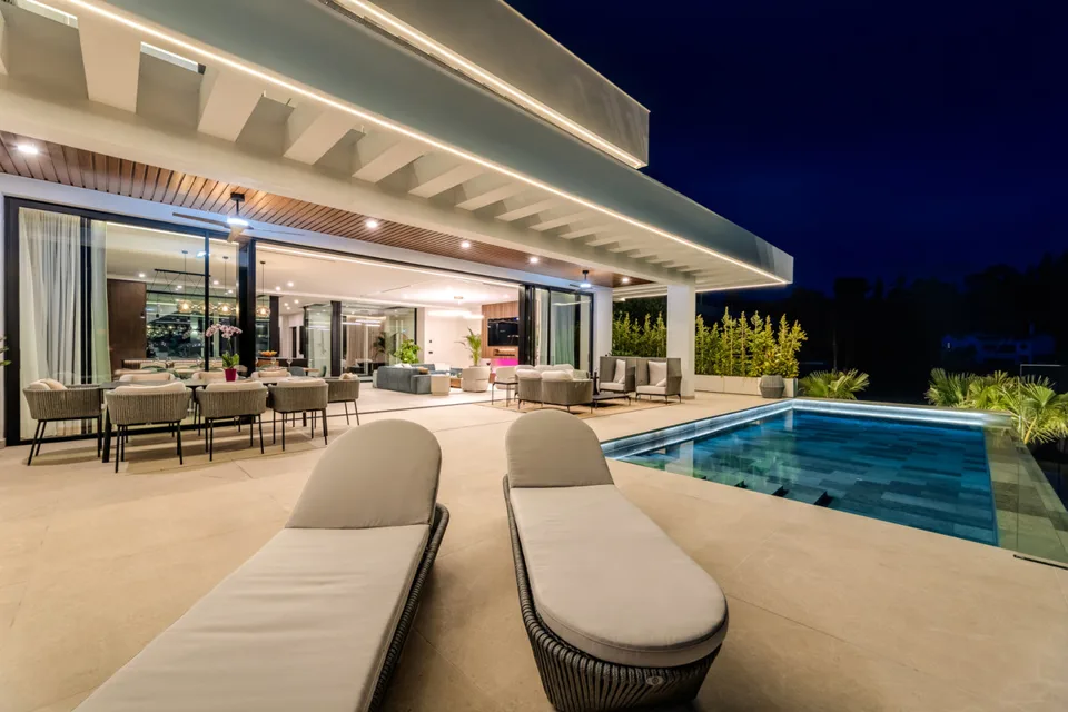 Villa Alfa - KEY READY · photo 4 of 17