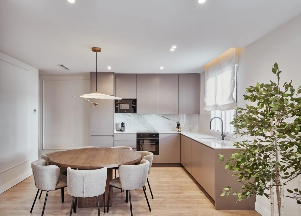 Apartment with 4 bedrooms in Madrid · photo 5 of 29