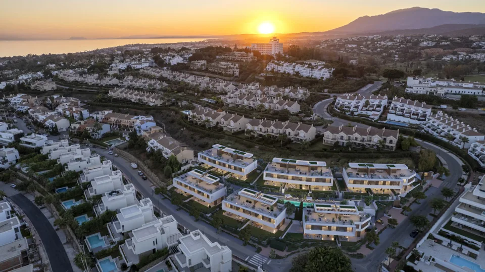 Lyra Residences · photo 1 of 11