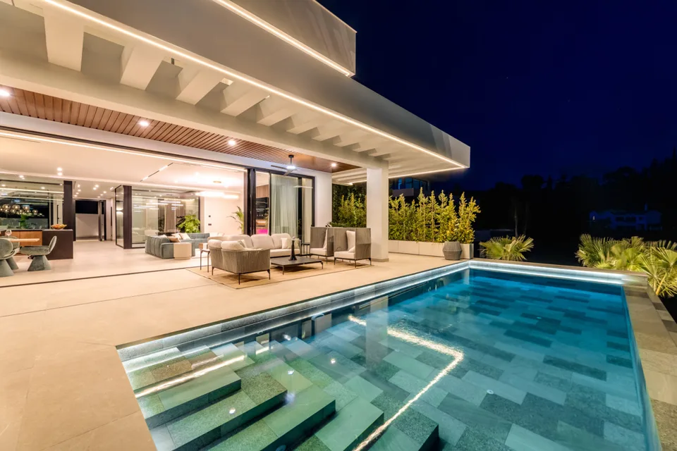 Villa Alfa - KEY READY · photo 3 of 17