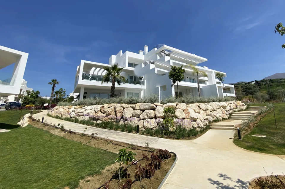 Alcazaba Lagoon IV - KEY READY · photo 1 of 12