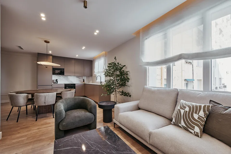 Apartment with 4 bedrooms in Madrid · photo 3 of 29